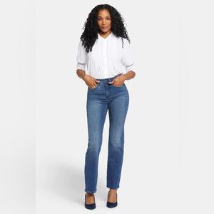 NYDJ Bailey Relaxed Straight Jeans in Bluewell